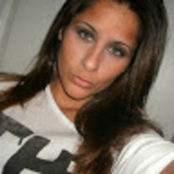 Meet your Posher, Julie - Picture 1 of 1